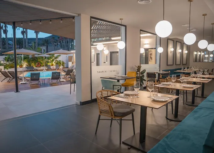 Saladar Suites Boutique